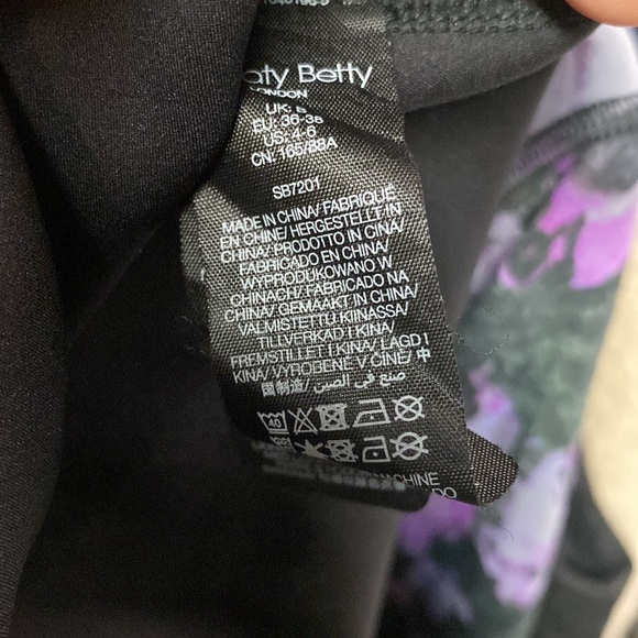 Sweaty Betty Power Boost Workout Zip Through Jacket small black - Picture 11 of 12